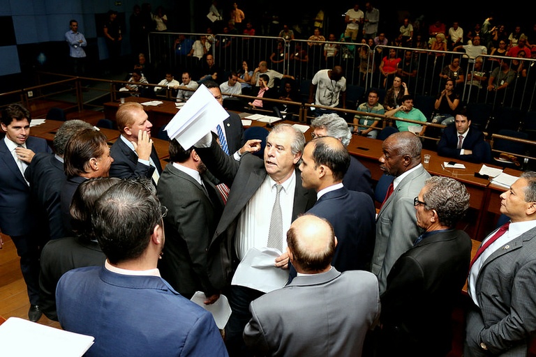 Vereadores aprovam, em votação definitiva, PL que autoriza supressão de árvores em APA visando à construção de barragem contra crise hídrica e, em 1ª análise, orçamento de Campinas para 2018