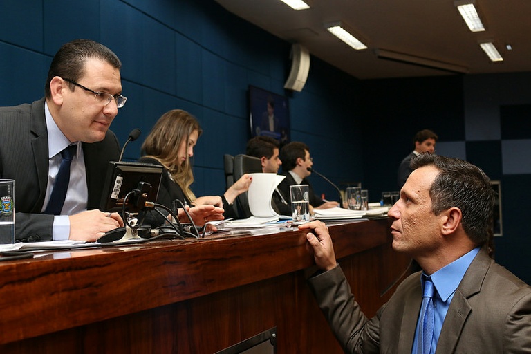Requerimento de Tico Costa é deferido e projeto de lei do Uber irá a votação em 20 de fevereiro; PL que proíbe foie gras é retirado pelo autor para alteração
