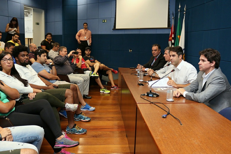 Vereador Nelson Hossri (PTN) debate com profissionais e representantes  da educação física sobre a cobrança da taxa de personal trainer