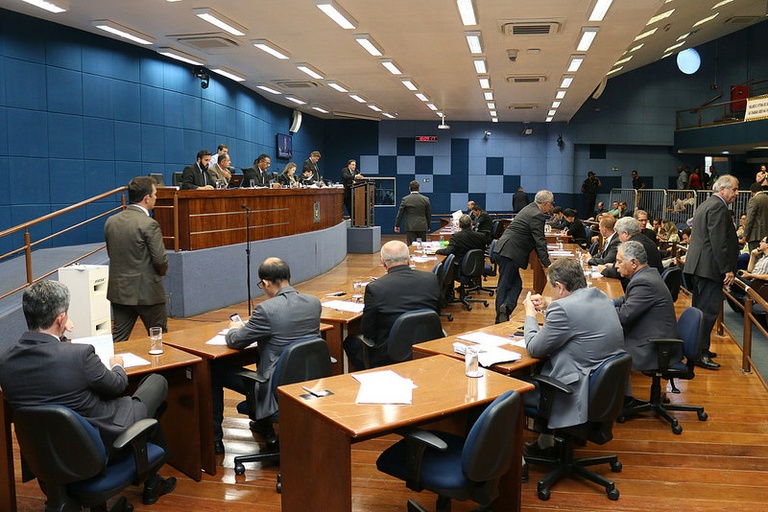 Vereadores analisam na sessão desta quarta-feira (22) PL que determina a realização de exame de cardiopatia congênita em recém-nascidos