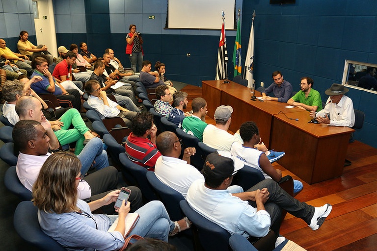 Em reunião com Gustavo Petta, blocos e escolas assinam carta aberta ao secretário de Cultura 