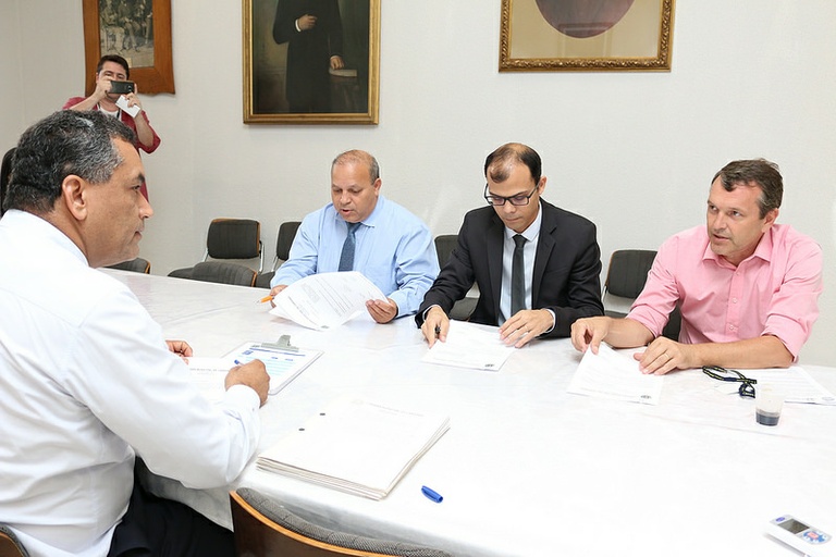 Balanço: Comissão de Política Social e Saúde se engaja na luta do Boldrini por importação de remédio alemão e intensifica fiscalização no serviço público