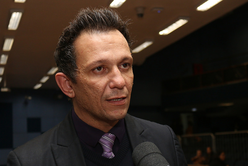 Tico Costa sugere união entre Bee Táxi e motoristas de aplicativos