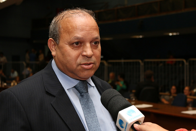 Ailton da Farmácia protocola moção que adie o desligamento do sinal analógico