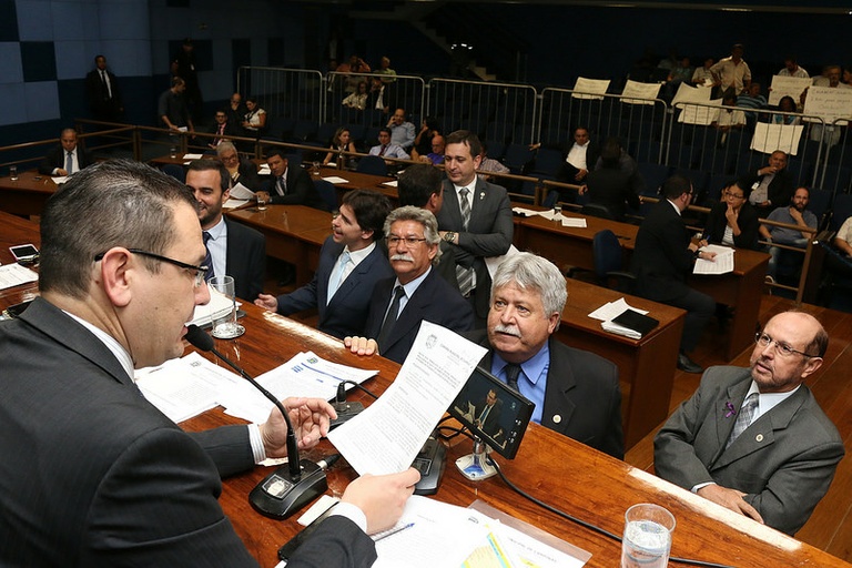 Câmara vota em 2ª discussão PL que garante pagamento proporcional ao tempo de estadia nos estacionamentos