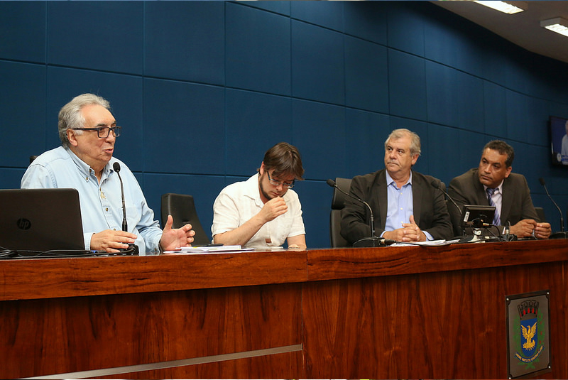 Reunião na Câmara apresenta cronograma do programa “Saúde em Ação”: atendimento em oito centros de saúde será deslocado durante reformas