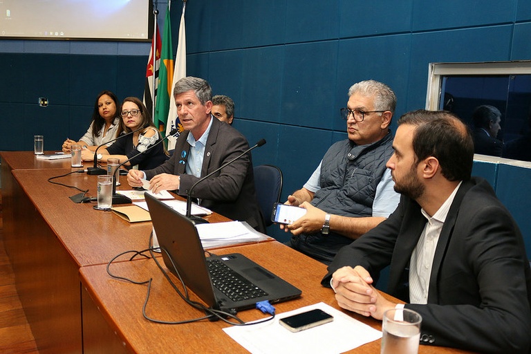 CEE da Consolidação das leis apresenta PL que unifica normas que devem ser cumpridas pelas agências bancárias