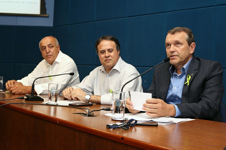 Comissão das Pessoas com Deficiência ou Mobilidade Reduzida apresenta a ‘caneta falante’