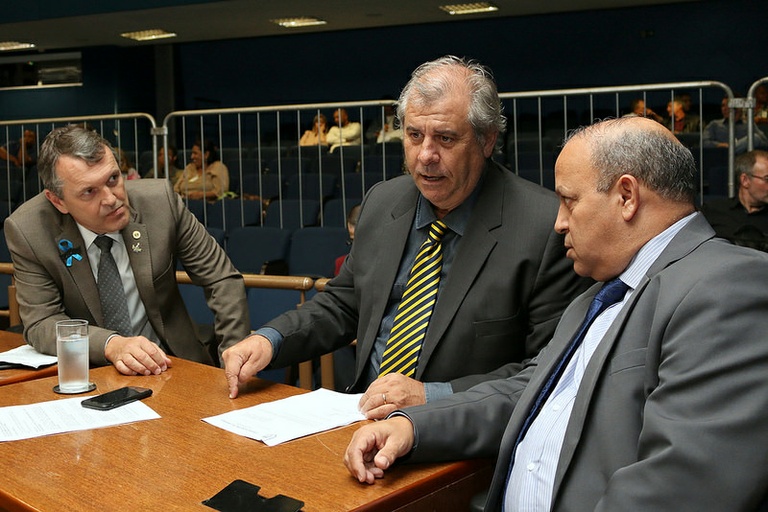 Parlamentares aprovam urgência do projeto de lei que regulamenta em Campinas o Uber e demais aplicativos do gênero: primeira votação deverá ser em 13 de novembro