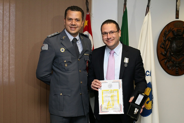 Presidente da Câmara recebe comenda Constitucionalista, homenagem maior referente ao 9 de julho