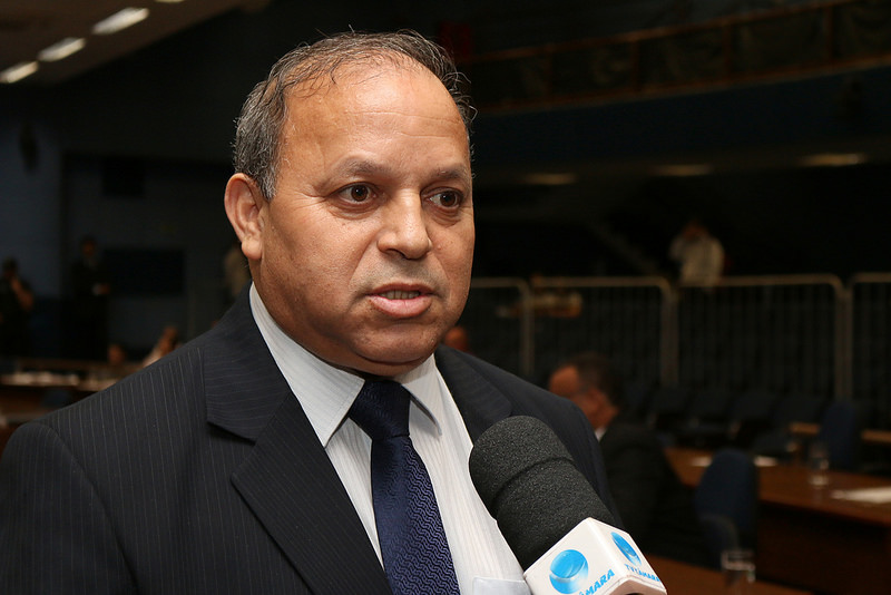 Ailton da Farmácia recebe resposta do Executivo e anuncia 90 novas vagas de estacionamento para o Mercadão e aumento das rondas a pé pela Guarda Municipal