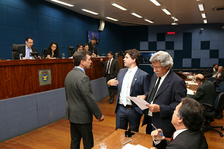 Câmara aprova, em votação definitiva, projeto de lei que isenta ONGs da cidade do pagamento de taxas e emolumentos; confira a votação desta quarta (25)