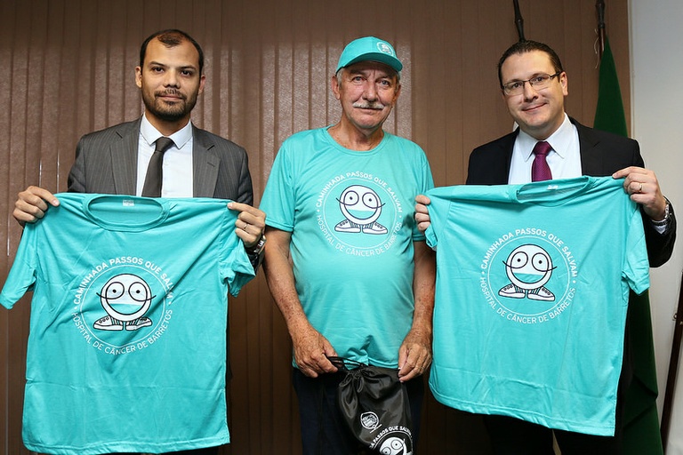 Pelo terceiro ano consecutivo, Câmara veste a camisa da Caminhada Passos que Salvam, que será realizada em 26 de novembro e alerta contra os sintomas do câncer infantojuvenil