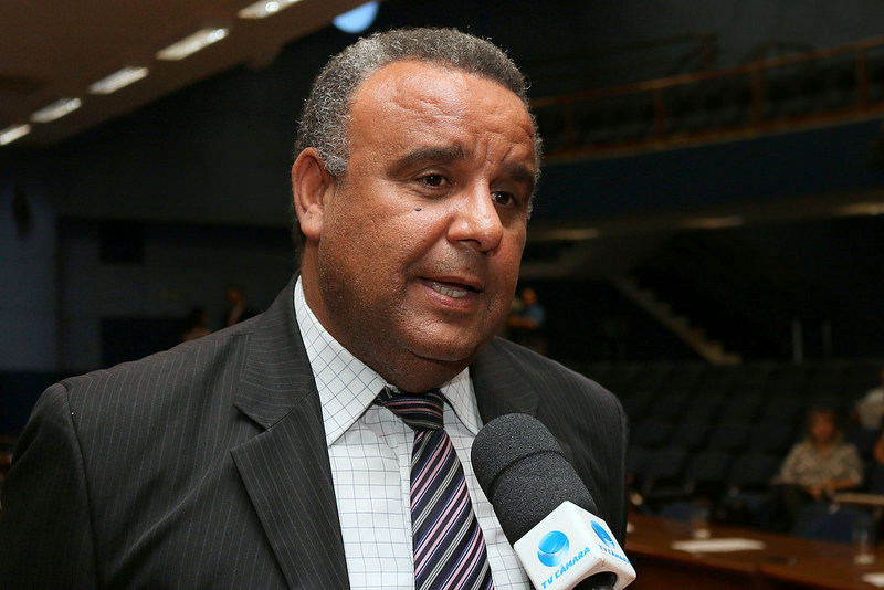 Suplente Cidão Santos tomará posse após oficialização da renúncia de Tico Costa, que ocorrerá na sessão desta segunda (2); ato convocando novo vereador tem de ser publicado no Diário Oficial