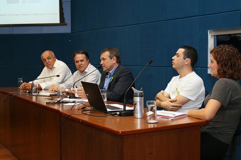 Comissão da Pessoa com Deficiência ou Mobilidade Reduzida apresenta inclusão de deficientes no mercado de trabalho