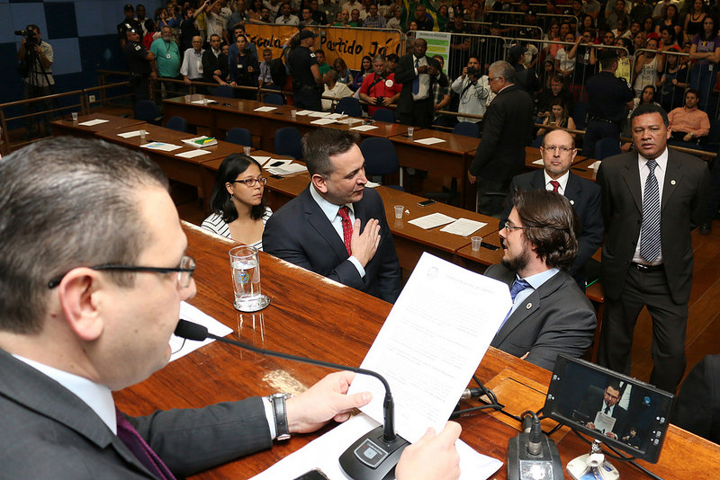 Em sessão com plenário lotado, Câmara aprova em primeira votação o projeto “Escola sem Partido”; Tenente Santini quer fazer audiência pública facultativa antes da 2ª análise