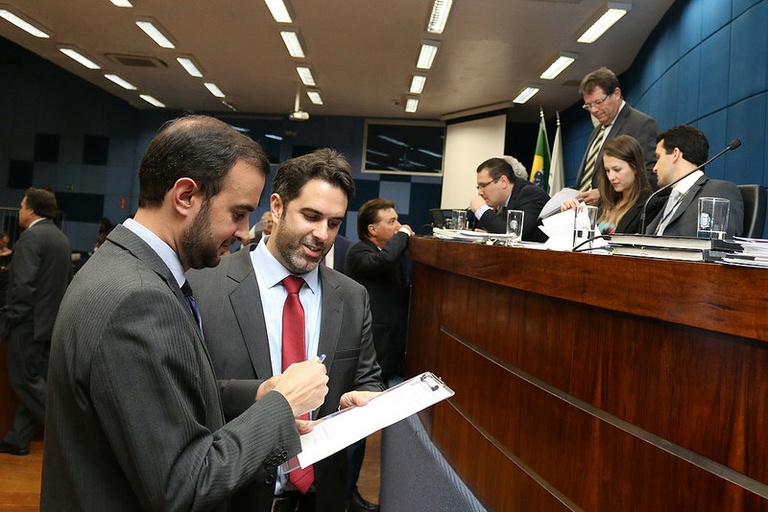 Vereadores aprovam, em primeira votação, projeto que multa quem usar droga em praça pública em Campinas