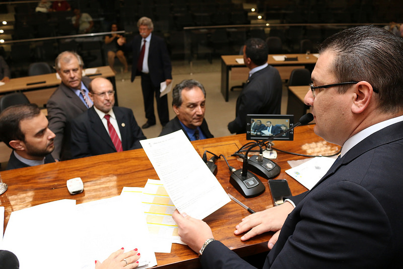 Câmara aprova, em 1º análise, PL que proíbe valor mínimo para pagamentos com cartão de débito, crédito ou cheque