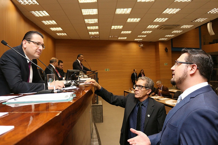 Câmara aprova, em análise final, PL que dá incentivo fiscal para empresas geradoras de energia renovável; confira a votação desta quarta (18)