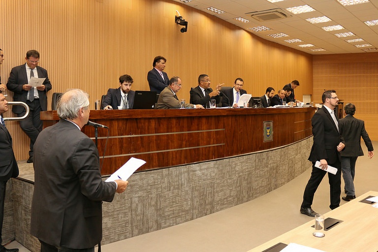 Câmara aprova, em votação definitiva, o uso de colete refletivo obrigatório para seguranças de eventos com mais de cem pessoas