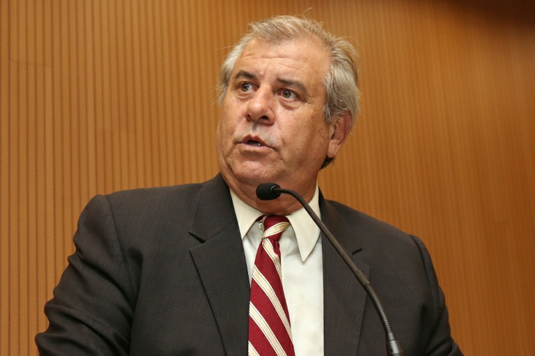 Marcos Bernardelli entrega Diploma de Mérito “Arautos da Paz“ a Loja Maçônica