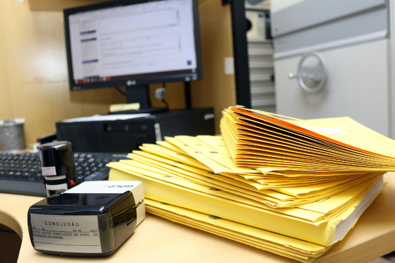 Rumo à digitalização total: Câmara inicia programa piloto em quatro gabinetes neste mês de abril e já reduz cotas e gastos de impressão e xerox