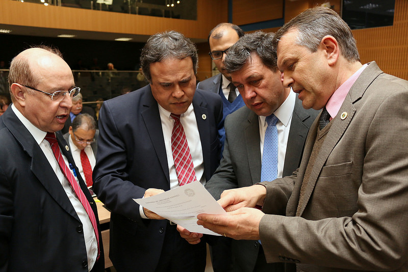 Câmara aprova moção de protesto contra humorista que fez piada com o uso da Libras