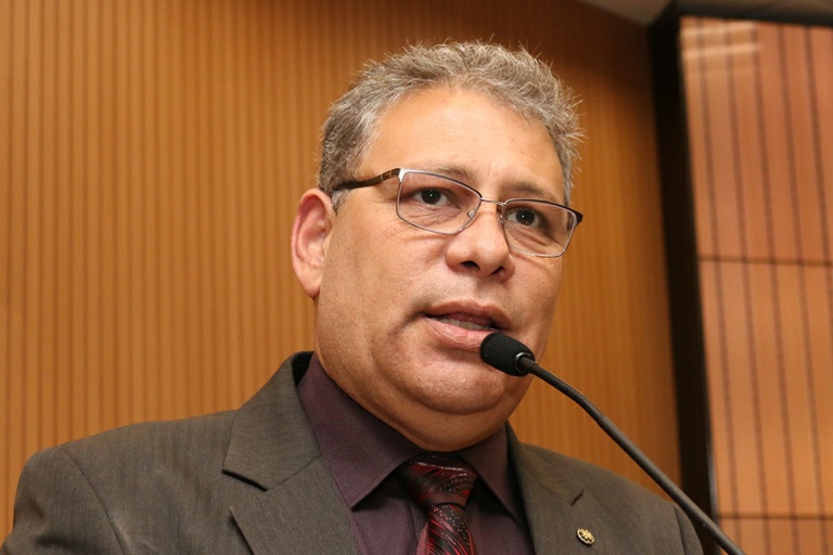 Carmo Luiz entrega Título de Cidadão Campineiro a delegado do CRECI nesta sexta, no Círculo Militar