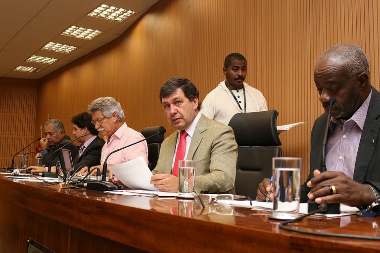 Constileg retoma reuniões mensais nesta quarta-feira (8/8) e analisa parecer de projeto que regulamenta o uso do painel eletrônico