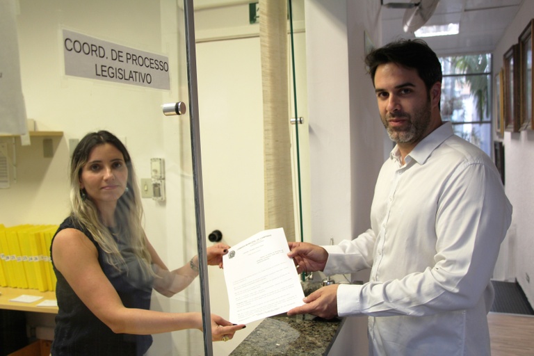 Nelson Hossri protocola projeto de lei que cria Prato Feito 24h