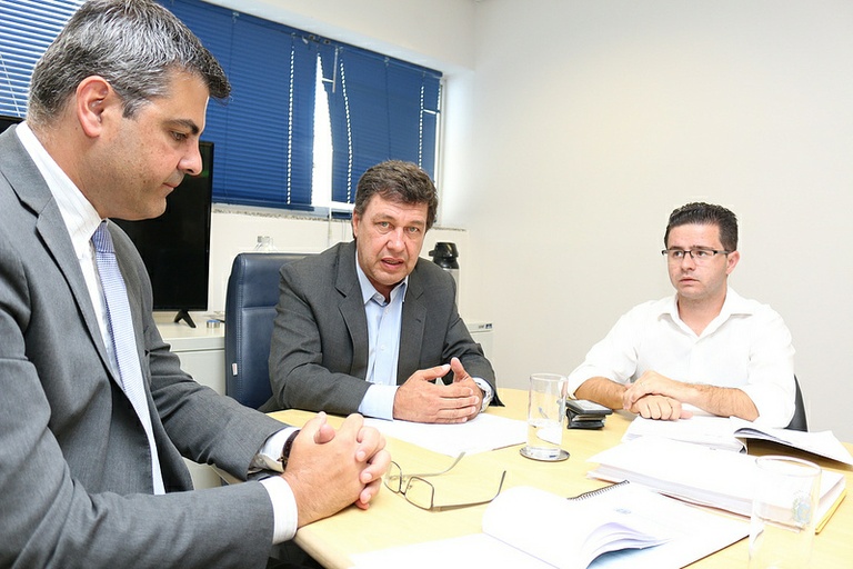 Comissão Processante  do Ouro Verde realiza reunião de trabalho: testemunhos só serão elencados após recebimento da defesa e definição por continuidade ou não da CP