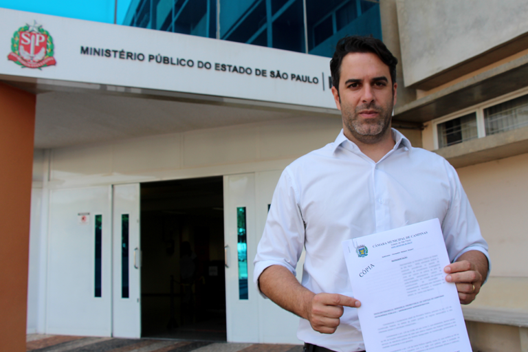 Nelson Hossri protocola representação contra Jonas para pedir pagamento de 13° salário dos servidores ativos e inativos