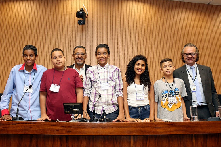Retrospectiva 2018: em maio,projeto dos telões é anunciado e  Parlamento Jovem é empossado