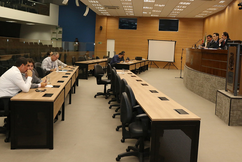 Projetos do Executivo passam por audiência pública e ficam aptos para serem votados