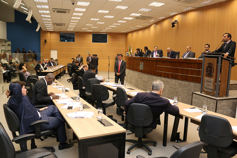 Vereadores aprovam, em análise inicial, projeto que obriga ampla divulgação do prazo de validade dos produtos perecíveis em promoção