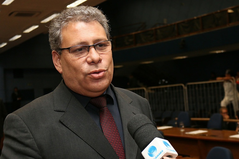 Carmo Luiz protocola PL que proíbe uso do videomonitoramento para aplicar multas de transito