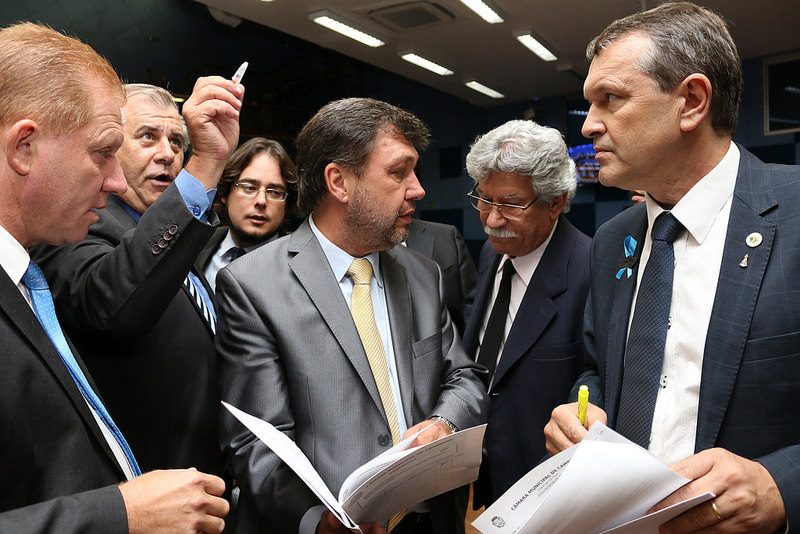 Diário Oficial traz a sanção de diversas leis de autoria dos vereadores; DOM também publica veto total ao projeto que prevê inclusão dos moradores de rua no mercado de trabalho