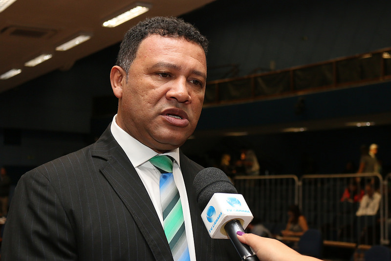 Permínio Monteiro protocola PL que garante mais transparência no controle do atendimento da Saúde