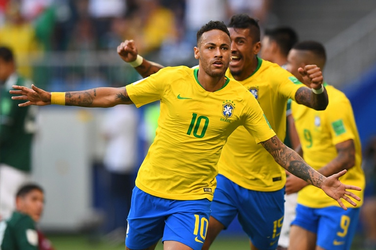 Exposição A Câmara na Copa: venha conferir fotos exclusivas da vitória do Brasil contra o  México