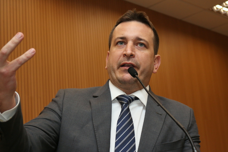 Tenente Santini protocola no Ministério Público pedido de construção de base da polícia no Parque Industrial