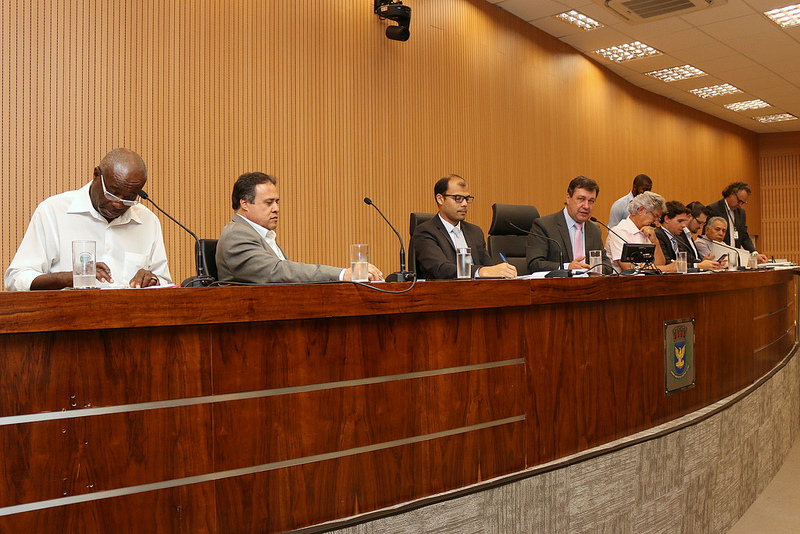 Constileg analisa nesta quarta-feira (13) legalidade de 14 projetos que tramitam na Casa