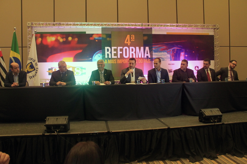 Em evento, tenente Santini apresenta a chamada 4ª Reforma, a da Segurança Pública, que considera a mais importante do país