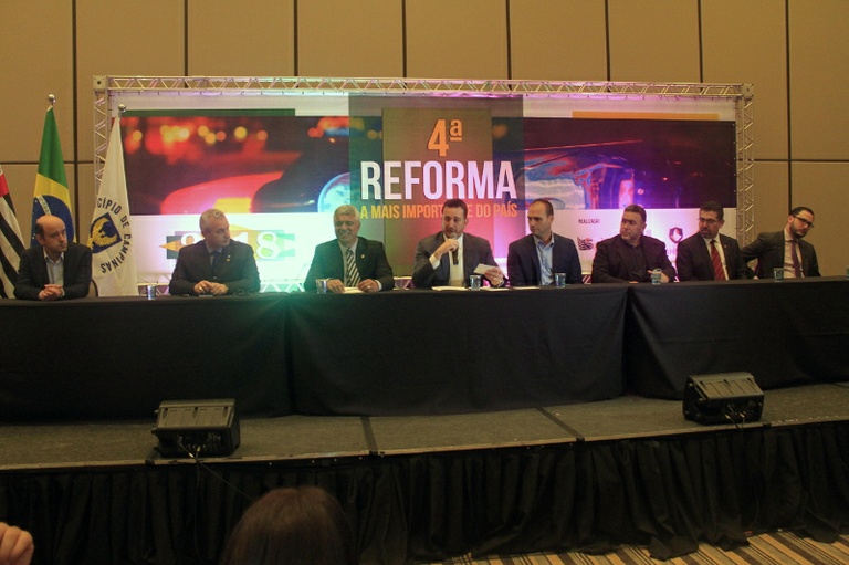 Em evento, tenente Santini apresenta a chamada 4ª Reforma, a da Segurança Pública, que considera a mais importante do país