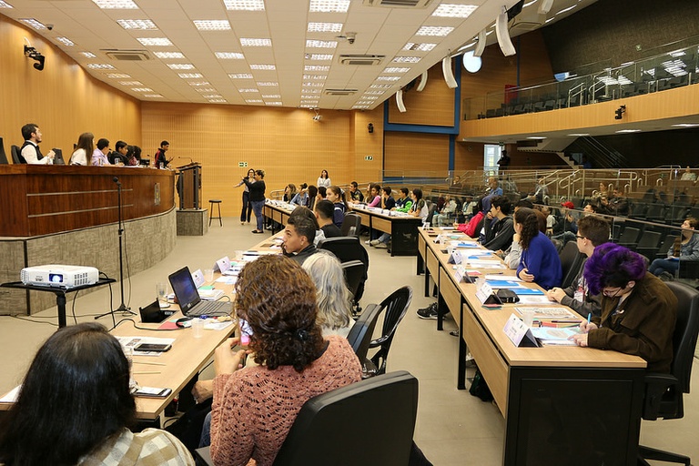 Parlamento Jovem: Vereadores usam o pequeno expediente para debater assuntos nacionais