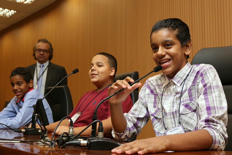 Cidadania de gente grande: com presidente eleito e projetos de lei em elaboração, Parlamento Jovem volta ao Plenário na próxima terça (15)