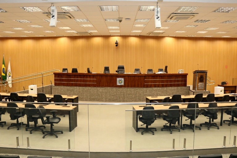 Integração digital:  Plenário terá telões multimídia que registrarão votos e muito mais; vereadores votarão por meio de tablets