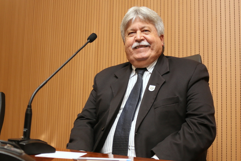 Jorge Schneider preside solenidade nesta terça-feira (15) para homenagear personalidades que se destacaram na cidade