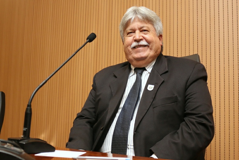 Jorge Schneider preside solenidade nesta terça-feira (15) para homenagear personalidades que se destacaram na cidade