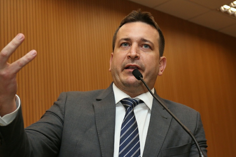 Tenente Santini protocola projeto que dá independência aos vereadores para destinar receitas municipais