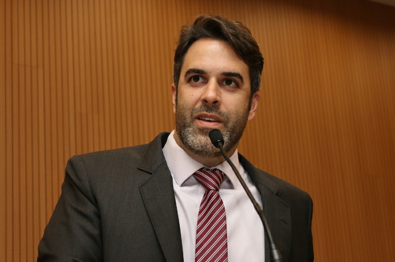 Terceira reunião da Comissão de Drogas aborda nesta terça-feira (22) superação com Alexandre Frota